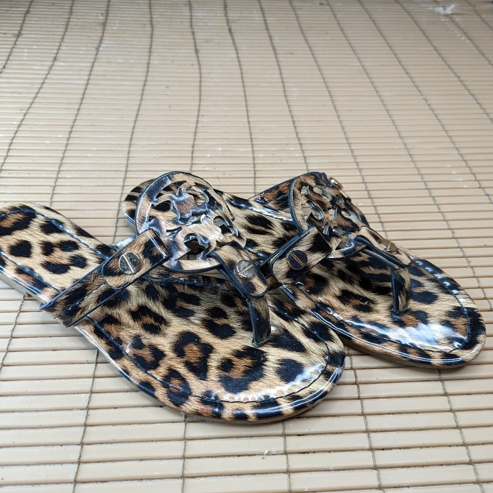 Leopard print thong Sandals women's sz 9.